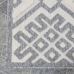 Superior Modern Geometric Diamonds Polypropylene Indoor/Outdoor Area Rug -Cheap Superior Store 04241214ebc64ce3a8f593bdd5083973 1080x