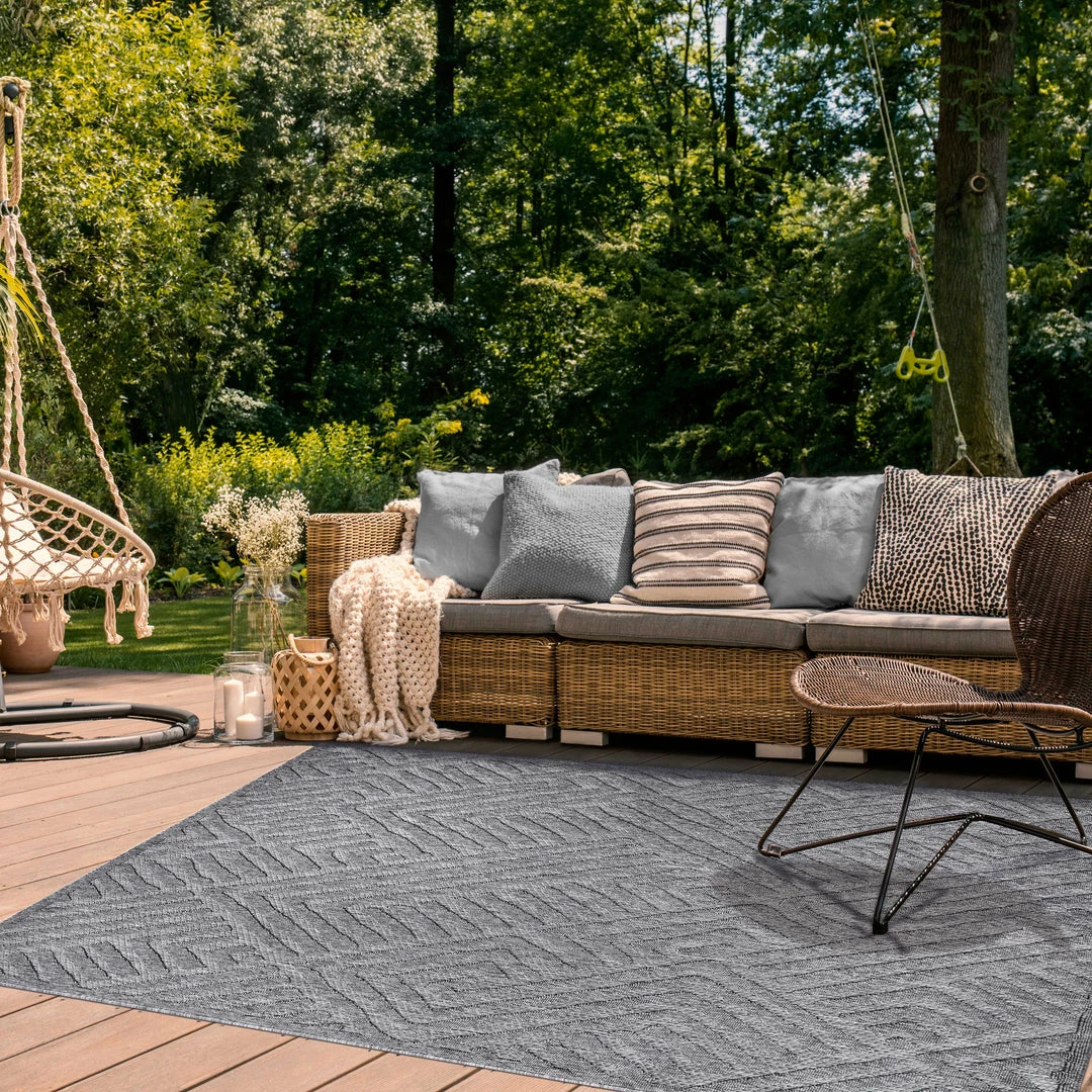 Superior Modern Geometric Polypropylene Indoor/Outdoor Area Rug 2 Superior Modern Geometric Polypropylene Indoor/Outdoor Area Rug - Image 2