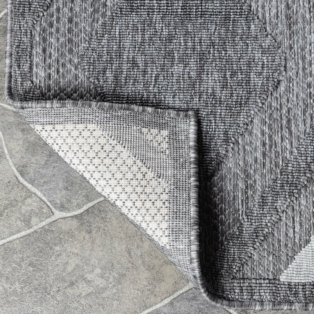 Superior Modern Geometric Diamond Lattice Polypropylene Indoor/Outdoor Area Rug 4 Superior Modern Geometric Diamond Lattice Polypropylene Indoor/Outdoor Area Rug - Image 4