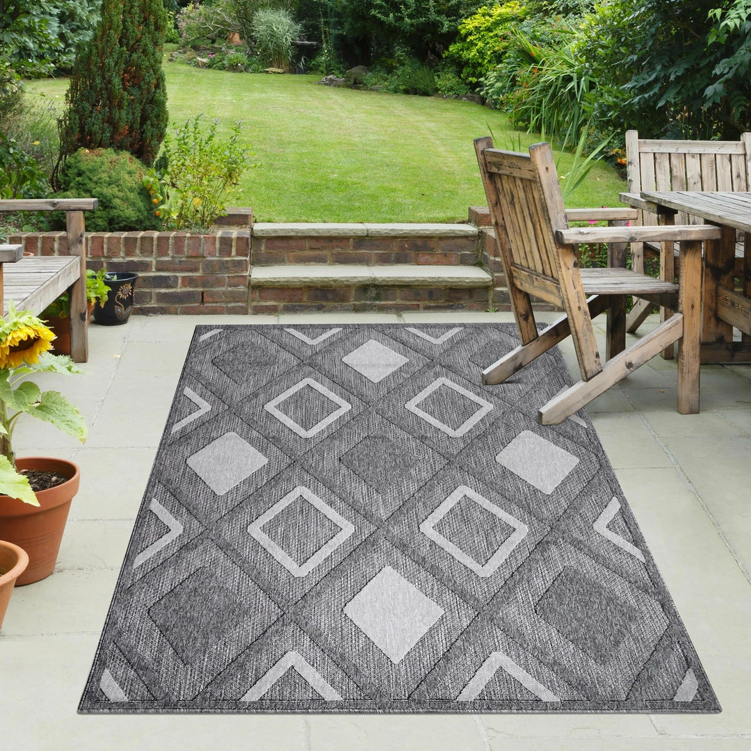 Superior Modern Geometric Diamond Lattice Polypropylene Indoor/Outdoor Area Rug 2 Superior Modern Geometric Diamond Lattice Polypropylene Indoor/Outdoor Area Rug - Image 2