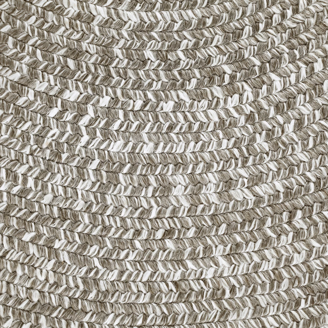 Superior Reversible Vintage Ploypropylene Indoor/Outdoor Braided Area Rug 3 Superior Reversible Vintage Ploypropylene Indoor/Outdoor Braided Area Rug - Image 3